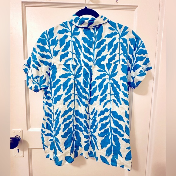 Oversized Linen Button-Up Shirt - Picture 2 of 4